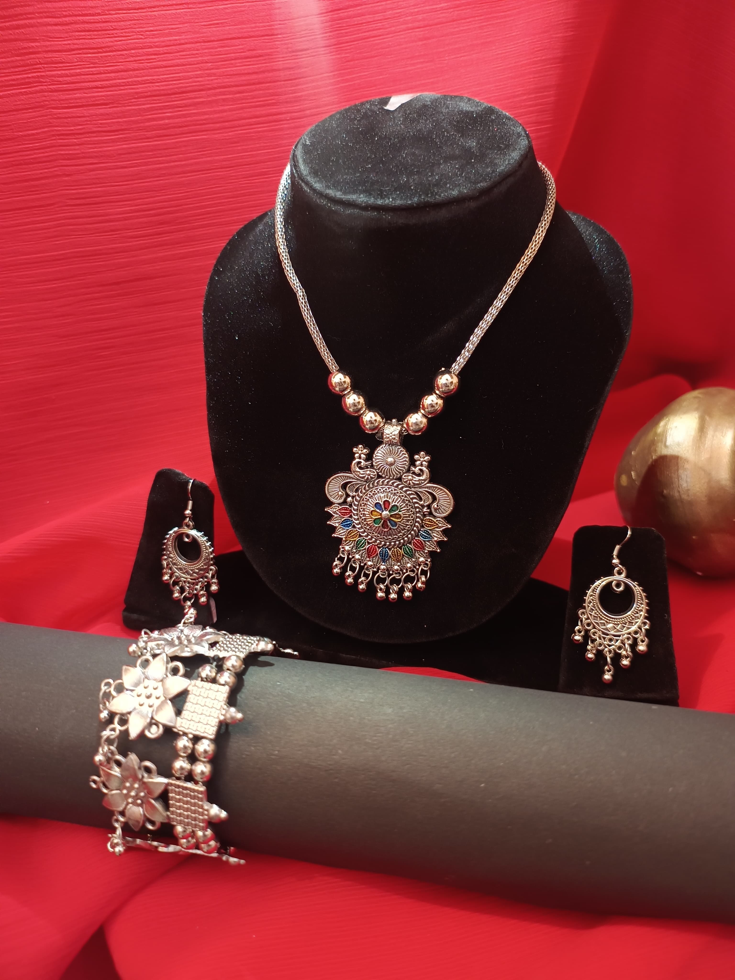 Mayantiie Oxidized Silver Jewelry Set – Pendant, Earrings &amp; Bracelet Combo