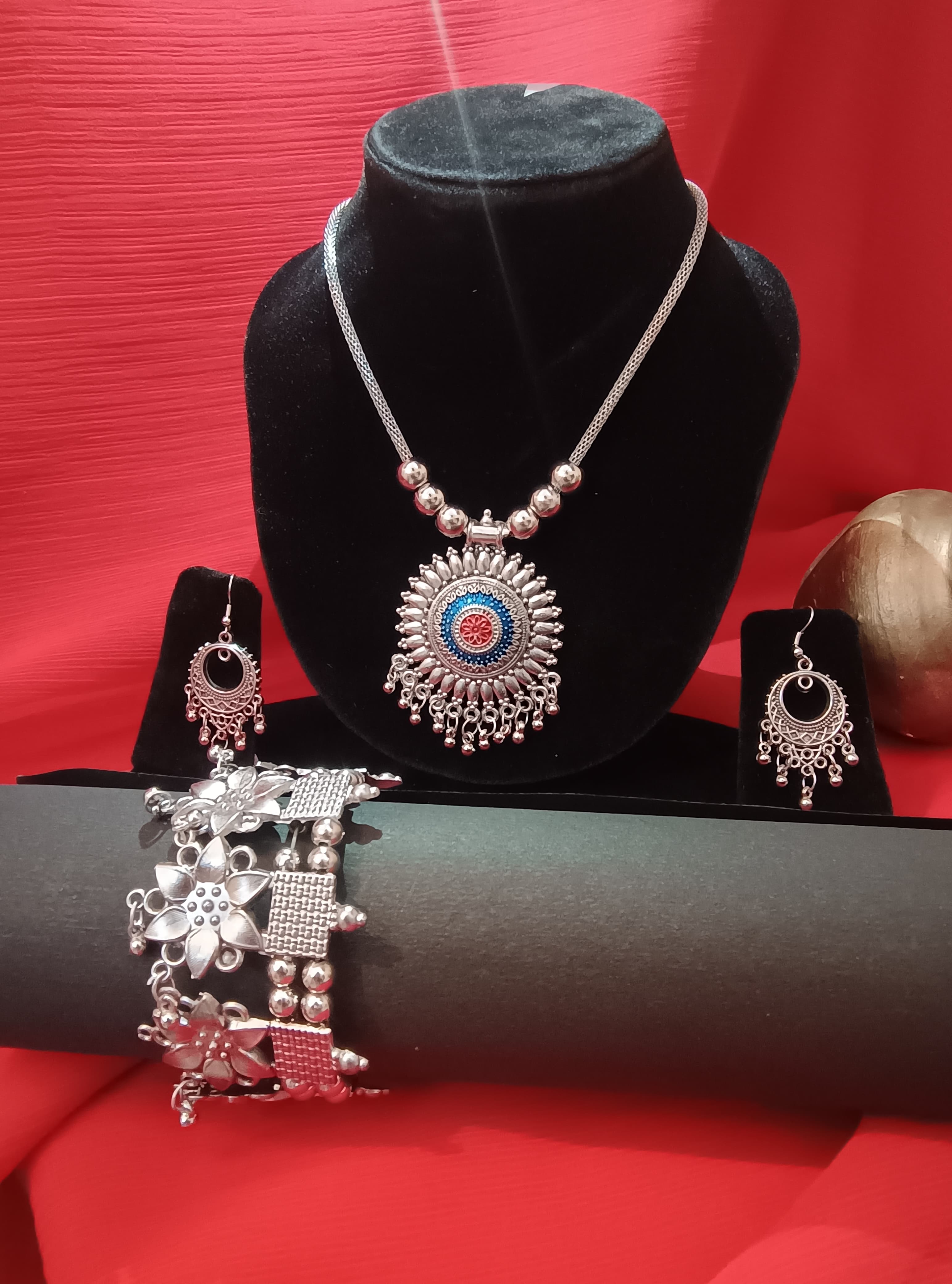 Mayantiie Oxidized Silver Jewelry Set – Pendant, Earrings &amp; Bracelet Combo